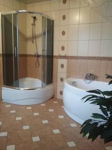 Фото номера Четырехместный номер с ванной комнатой Гостевой дом Wzgórze Baranów г. Odargowo 6